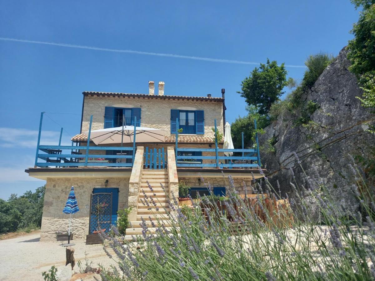 La Casa Dalle Finestre Blu アッバテッジョ エクステリア 写真
